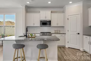 574 Fox Cove Rd, Hendersonville, NC 28792 - Photo 10