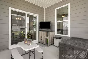 574 Fox Cove Rd, Hendersonville, NC 28792 - Photo 22