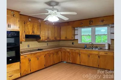 44 Tuttle Road, Hendersonville, NC 28792 - Photo 12