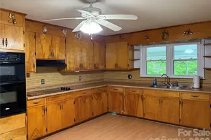 44 Tuttle Rd, Hendersonville, NC 28792 - Photo 12
