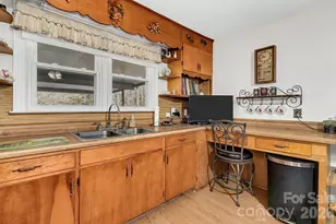 44 Tuttle Rd, Hendersonville, NC 28792 - Photo 14