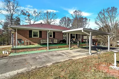 44 Tuttle Road, Hendersonville, NC 28792 - Photo 2