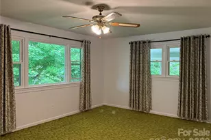 44 Tuttle Rd, Hendersonville, NC 28792 - Photo 16