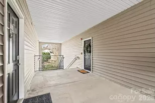 233 Appeldoorn Cir, Asheville, NC 28803 - Photo 22