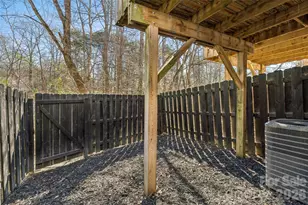 655 Lex Dr, Charlotte, NC 28262 - Photo 18