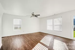 911 Swearngan Ridge Ct, Charlotte, NC 28216 - Photo 6