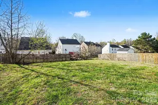 911 Swearngan Ridge Ct, Charlotte, NC 28216 - Photo 16