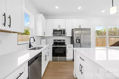 6900 Barrington Drive, Charlotte, NC 28215 - Photo 12