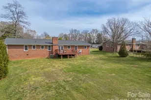 820 E Brookwood Dr, Landrum, SC 29356 - Photo 26