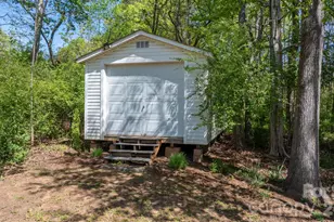 1270 Berra Pl, Hickory, NC 28602 - Photo 32