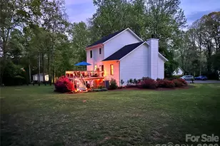 1270 Berra Pl, Hickory, NC 28602 - Photo 4