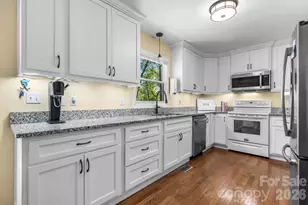 1270 Berra Pl, Hickory, NC 28602 - Photo 12