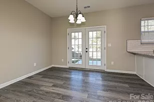 1140 Hannah Rae Ct, Charlotte, NC 28214 - Photo 4