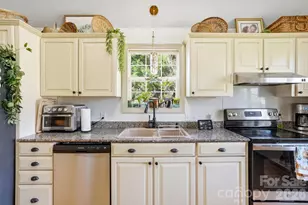 6046 Windjammer Dr, Tega Cay, SC 29708 - Photo 18