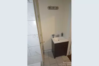 1537 Hawthorne Lane, Charlotte, NC 28205 - Photo 4