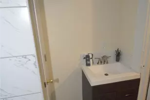 1537 Hawthorne Ln, Charlotte, NC 28205 - Photo 4