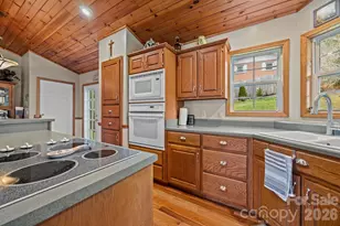 32 Keller St, Waynesville, NC 28786 - Photo 12