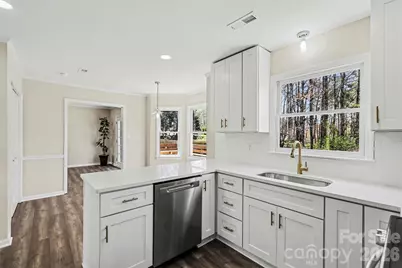 577 Tryon Place, Gastonia, NC 28054 - Photo 6