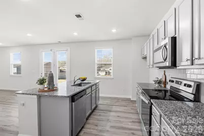 7024 Maple Run Circle, Charlotte, NC 28215 - Photo 12