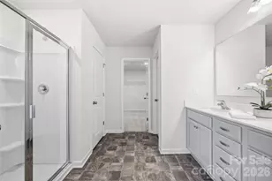 7024 Maple Run Cir, Charlotte, NC 28215 - Photo 26