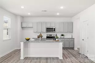 7024 Maple Run Cir, Charlotte, NC 28215 - Photo 14