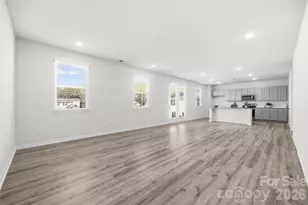 7024 Maple Run Cir, Charlotte, NC 28215 - Photo 20