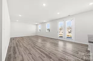 7024 Maple Run Cir, Charlotte, NC 28215 - Photo 16