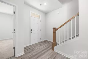 7024 Maple Run Cir, Charlotte, NC 28215 - Photo 4