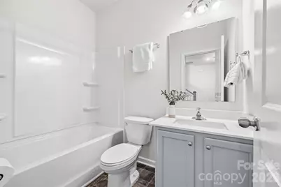 7024 Maple Run Circle, Charlotte, NC 28215 - Photo 8