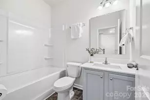 7024 Maple Run Cir, Charlotte, NC 28215 - Photo 8