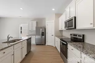 3410 Robindale Dr, Winston Salem, NC 27107 - Photo 10