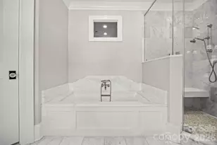 2031 Hastings Dr, Charlotte, NC 28207 - Photo 32