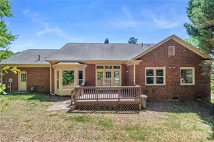10713 Ridge Acres Rd, Charlotte, NC 28214 - Photo 2