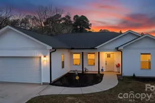 1112 Wiscassett St, Albemarle, NC 28001 - Photo 1