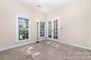 6401 Morningsong Ln, Charlotte, NC 28269 - Photo 32