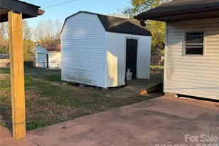 2205 Brookneal Dr, Gastonia, NC 28054 - Photo 8