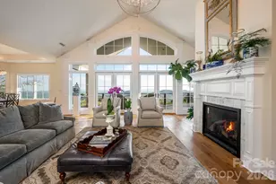 89 N Snow Ridge Dr, Hendersonville, NC 28792 - Photo 10