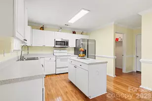 14212 Waterlyn Dr, Charlotte, NC 28278 - Photo 16