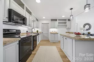 17 Windy Acres Dr, Hendersonville, NC 28792 - Photo 10