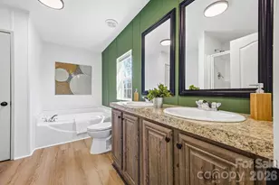 17 Windy Acres Dr, Hendersonville, NC 28792 - Photo 20