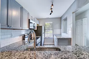 6129 Windsor Gate Ln, Charlotte, NC 28215 - Photo 6