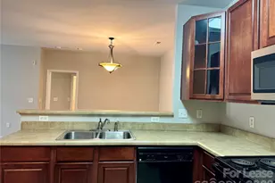 9823 Hyde Glen Ct, Charlotte, NC 28262 - Photo 6