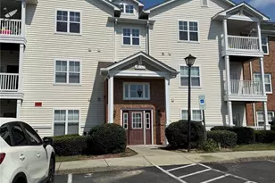 9823 Hyde Glen Ct, Charlotte, NC 28262 - Photo 2
