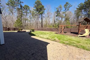 2409 Grinstead Ct, Clover, SC 29710 - Photo 18