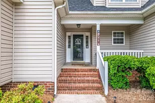 208 Deerfield Dr, Mount Holly, NC 28120 - Photo 4