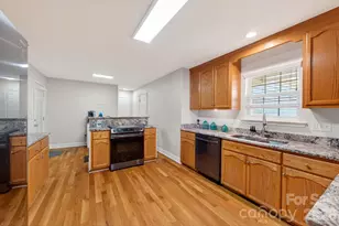 208 Deerfield Dr, Mount Holly, NC 28120 - Photo 18