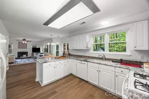 8607 Piccone Brook Ln, Charlotte, NC 28216 - Photo 14