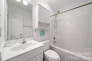 8607 Piccone Brook Ln, Charlotte, NC 28216 - Photo 34