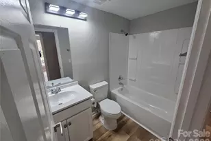 6608 Wagon Oak Rd, Charlotte, NC 28212 - Photo 10