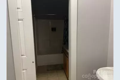 141 W Main Avenue, Gastonia, NC 28052 - Photo 4